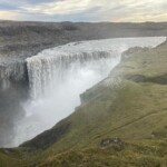La Dettifoss est une chute d'eau de 44 m de hauteur, située sur le cours du fleuve Jökulsá á Fjöllum, en Islande islande 11